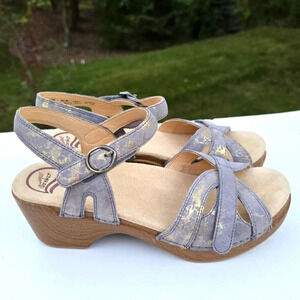 Dansko Season Stone Burnished Calf Leather Silver Gold Sandal Women SZ 40/9.5-10